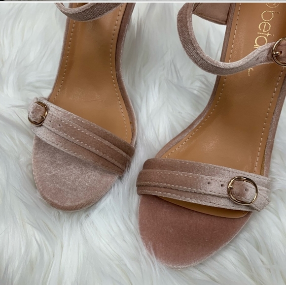 Betani "Pink Velvet Heel" - Picture 2 of 5